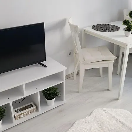 Victoriei Central Studio * Bükreş